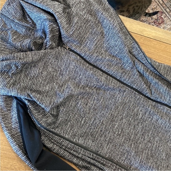 Lululemon Bhakti Yoga Jacket in Gray/Coco Pique Black / Black Size 10 MSRP $128 - Picture 11 of 14
